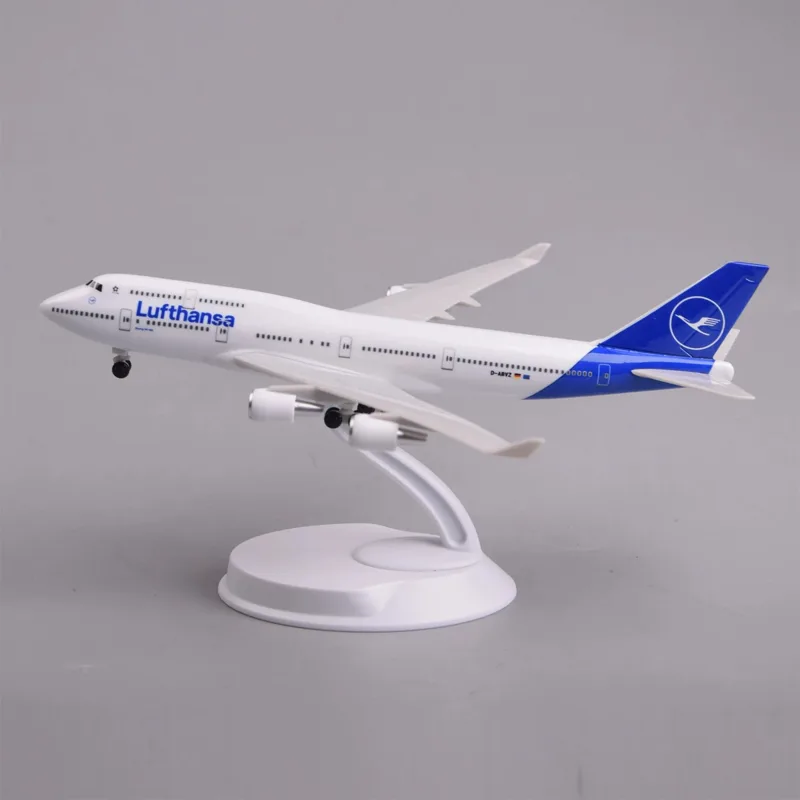 Model Airplane Plastic - Maßstabsgetreues Flugzeugmodell 20cm 747 Lufthansa B747-400