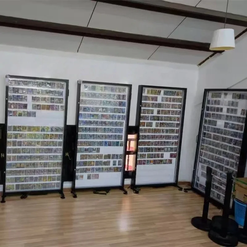 Graded Card Display - Maßgefertigte Metall-Wandvitrine für Sammelkarten mit LED-Beleuchtung