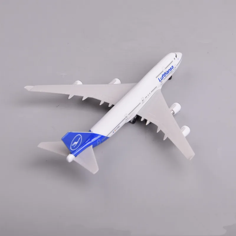 Maßstabsgetreues Flugzeugmodel – Model Airplane Plastic Bewertung und Preis