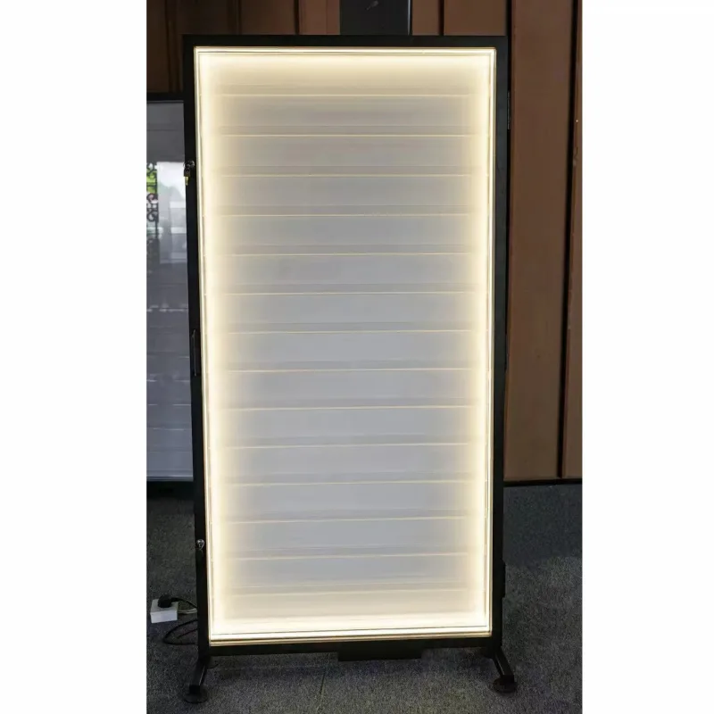 Maßgefertigte Metall-Wandvitri – Graded Card Display Bewertung und Preis